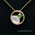 Pendant jadeite rhewllyd gwyrdd cragen wen aur 18k